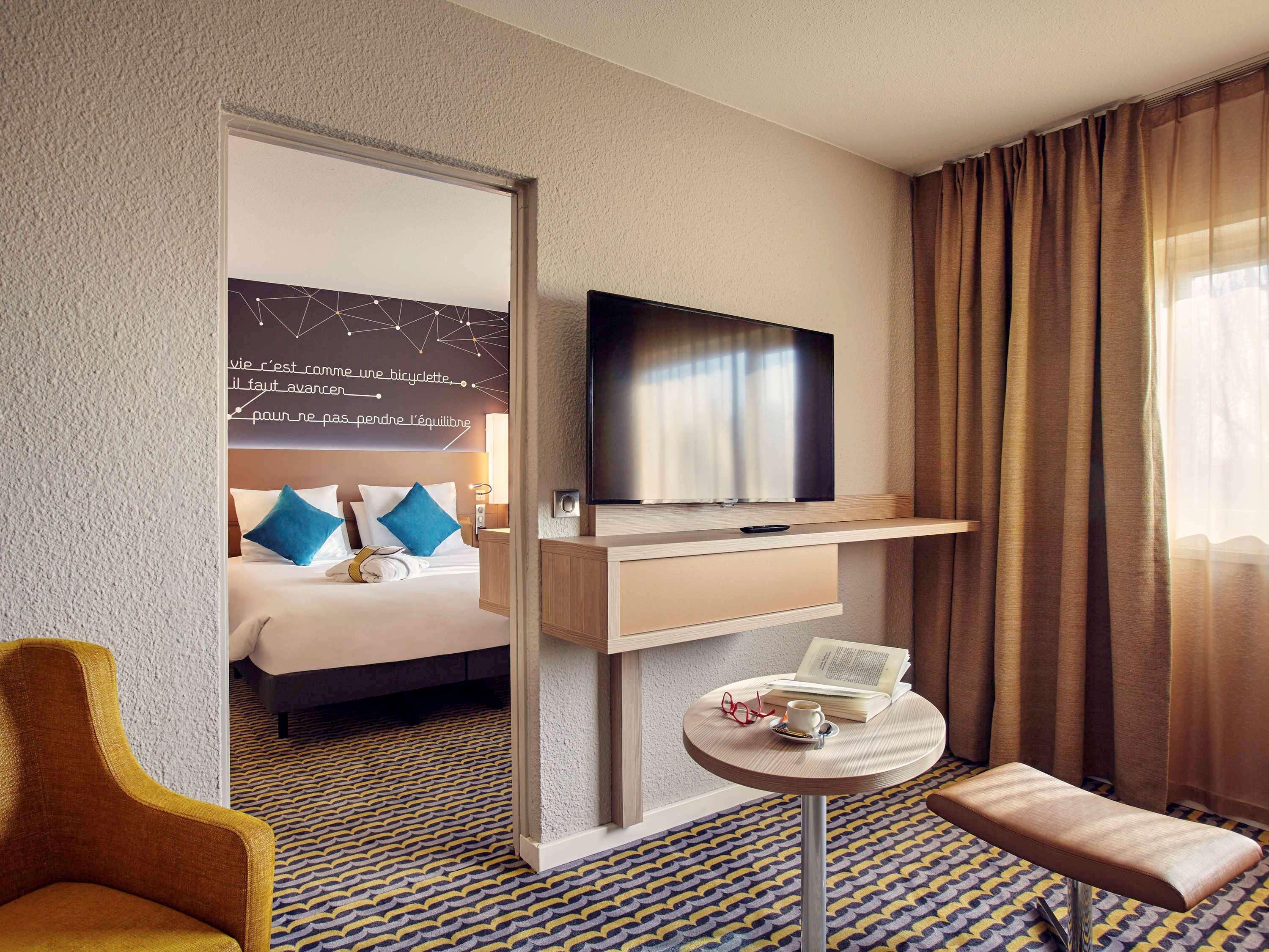 Mercure Paris Sud Les Ulis-Courtaboeuf Экстерьер фото